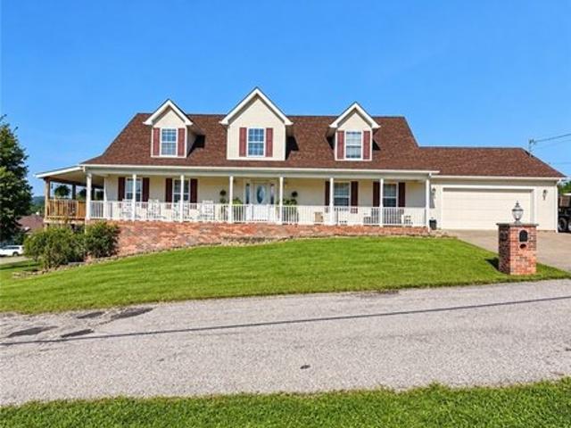 House for sale in Hurricane, West Virginia