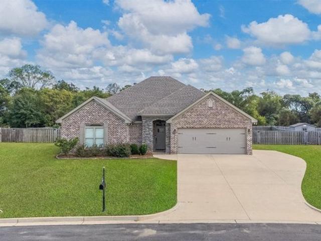 House for sale in Elmore, Alabama