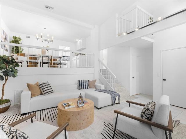 Townhouse for sale in Woodland Hills