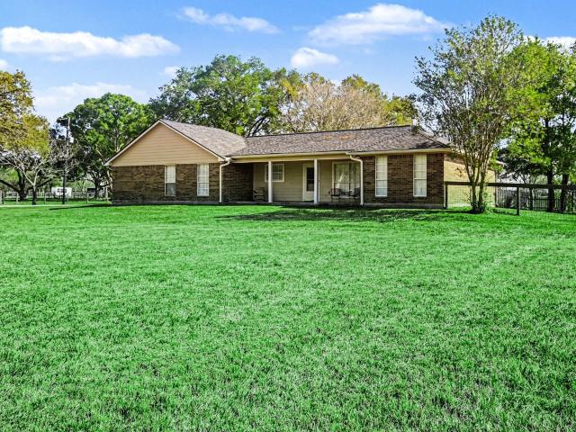 House for sale in Damon, Texas