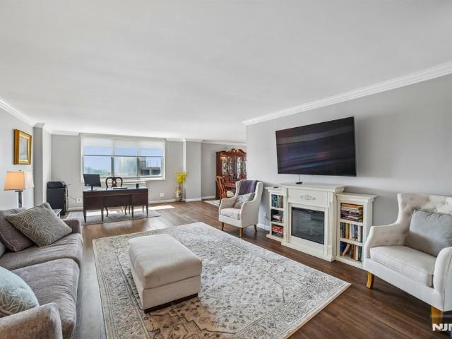 House for sale in Fort Lee, New Jersey