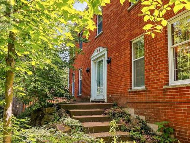 House for sale in Burlington, Ontario