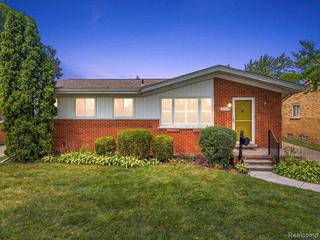 House for sale in Saint Clair Shores, Michigan