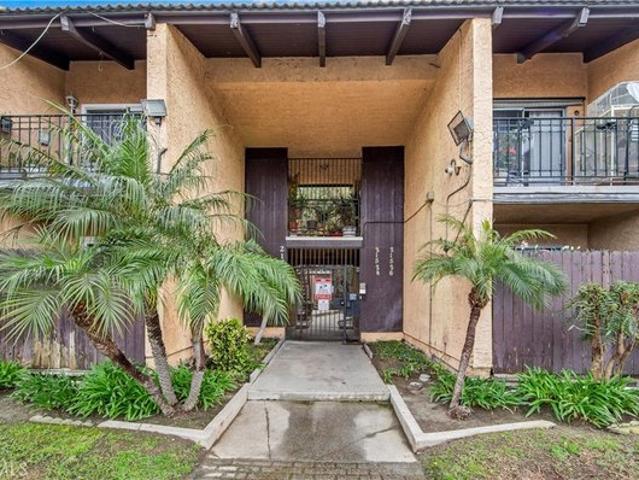 Condo for sale in Hawaiian Gardens, California