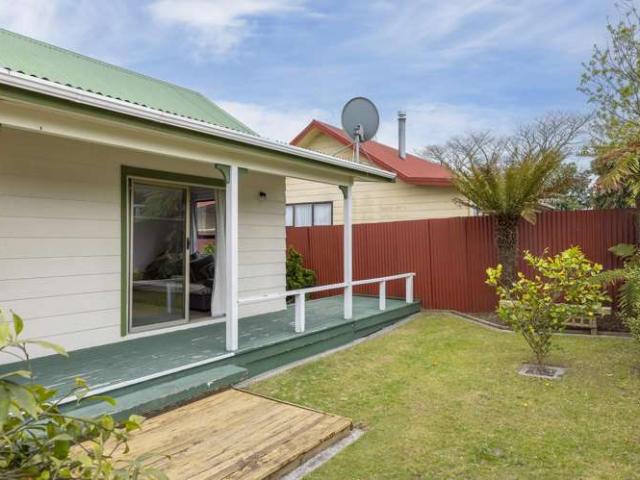 House for sale in Hamilton Central, Hamilton City