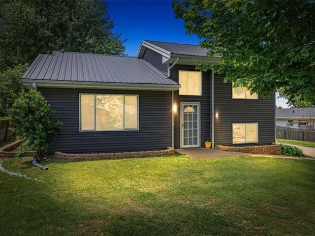 House for sale in Linn, Iowa