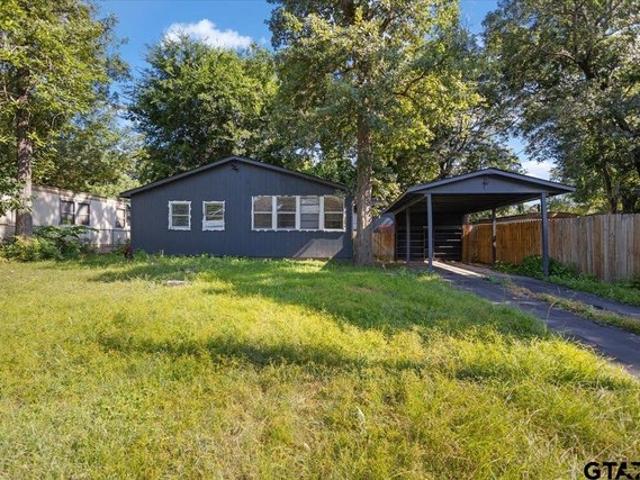 House for sale in Henderson, Texas