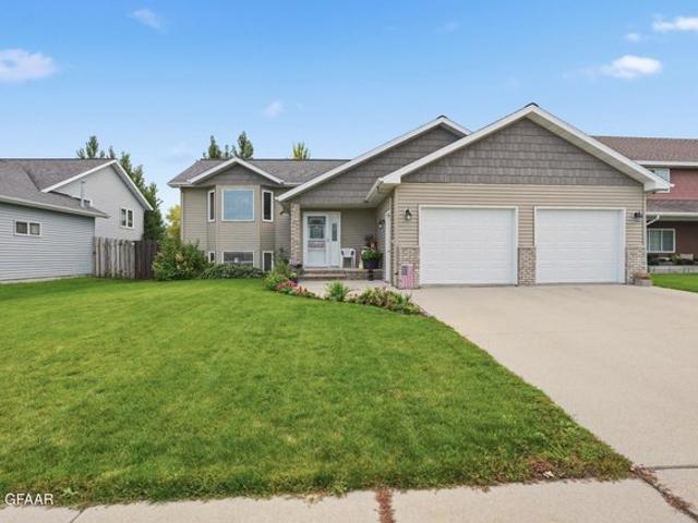 House for sale in Grand Forks, Grand Forks County