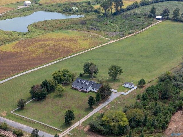 House for sale in Groveoak, Alabama