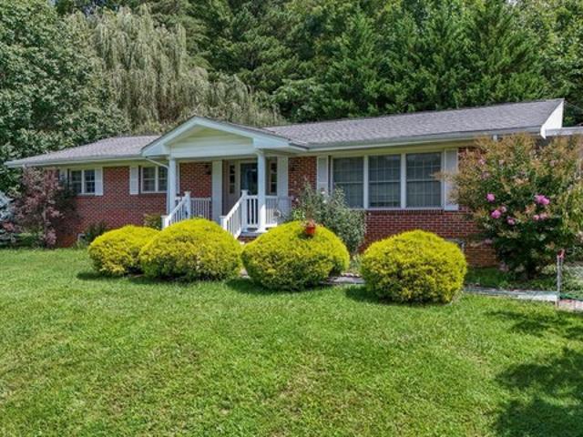 House for sale in Damascus, Washington County