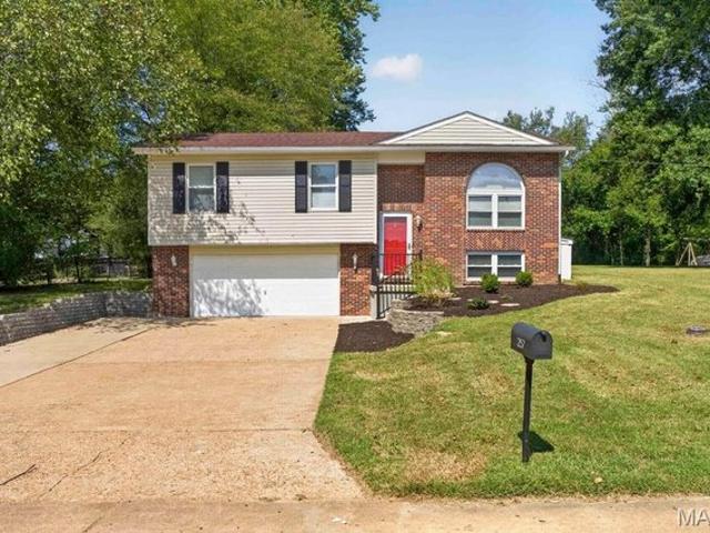 House for sale in Pacific, Missouri