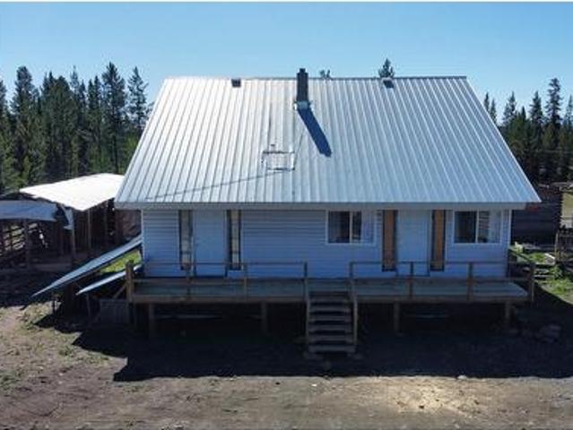 House for sale in Anahim Lake, British Columbia
