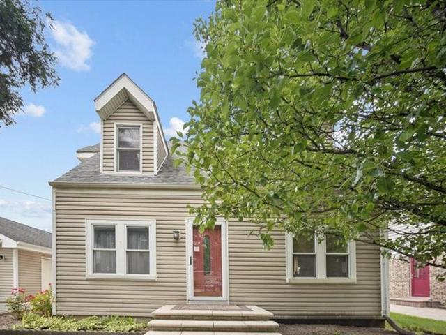 House for sale in Des Plaines, Illinois