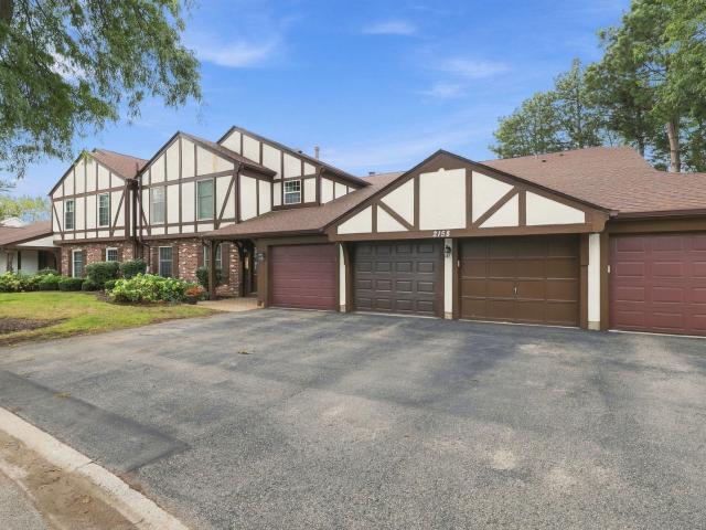 Condo for sale in Coach Houses of Old Sawmill, Naperville