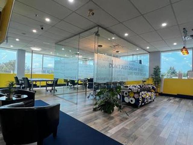 Commercial for rent in Mississauga, Ontario