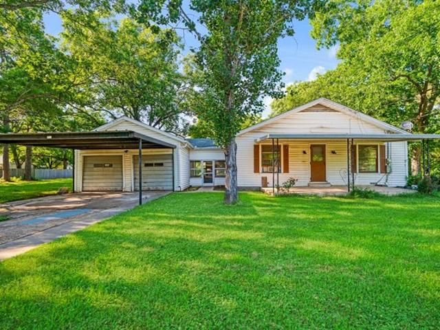 House for sale in Detroit, Texas