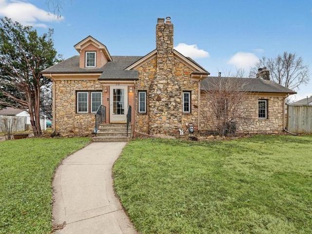 House for sale in Waterloo, Iowa