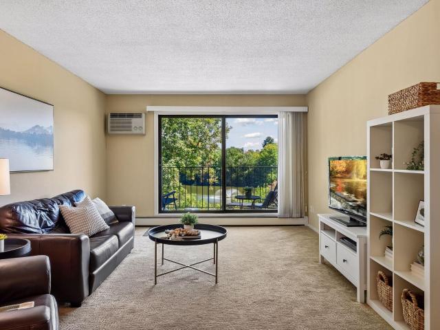 House for sale in Wayzata, Hennepin County