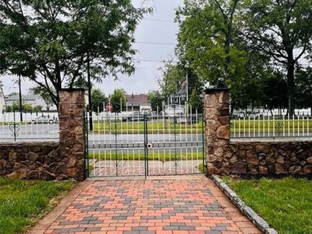 Duplex for rent in Linden Duplex for rent in Linden