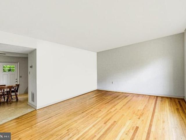 Townhouse for sale in Virginia