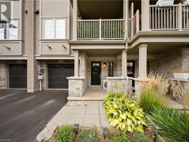 Townhouse for sale in Ancaster, Ontario