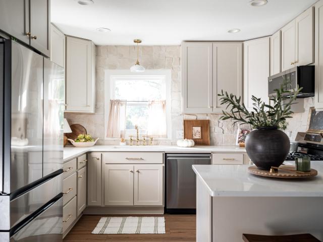 House for sale in Oak Creek, Milwaukee County