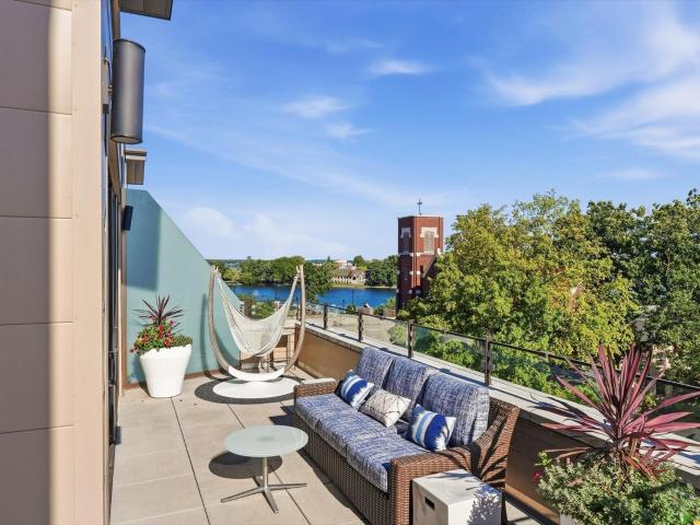 Condo for sale in Oconomowoc, Waukesha County