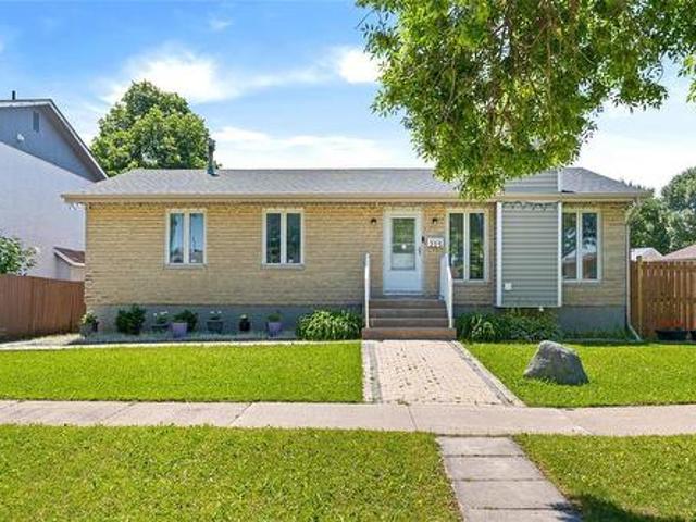 House for sale in East St. Paul, Manitoba