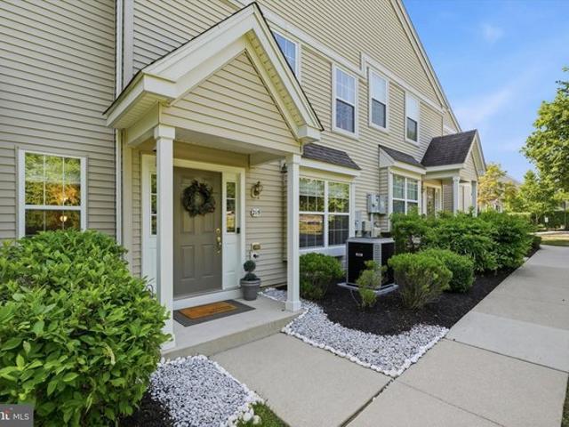 Condo for sale in Chester, Pennsylvania