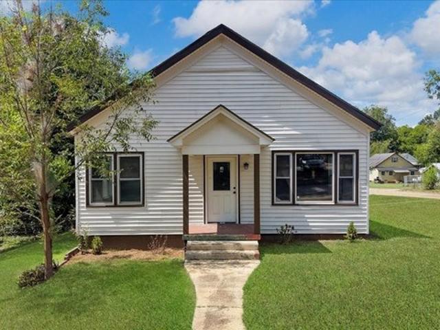 House for sale in Elmore, Alabama