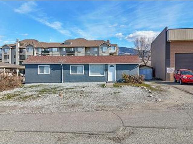 Commercial for rent in Winfield, British Columbia