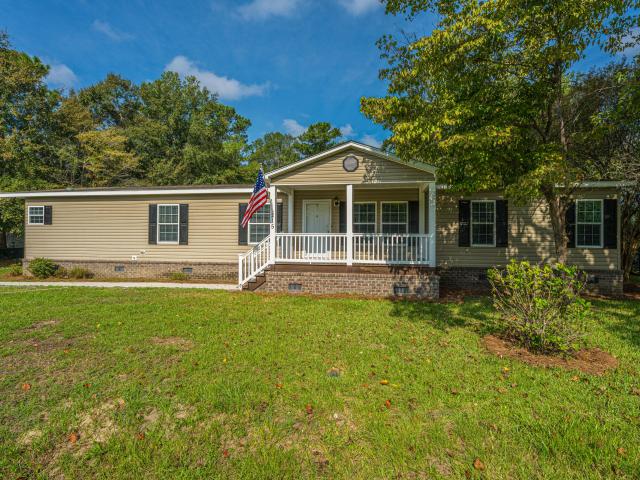 House for sale in Bonneau, South Carolina