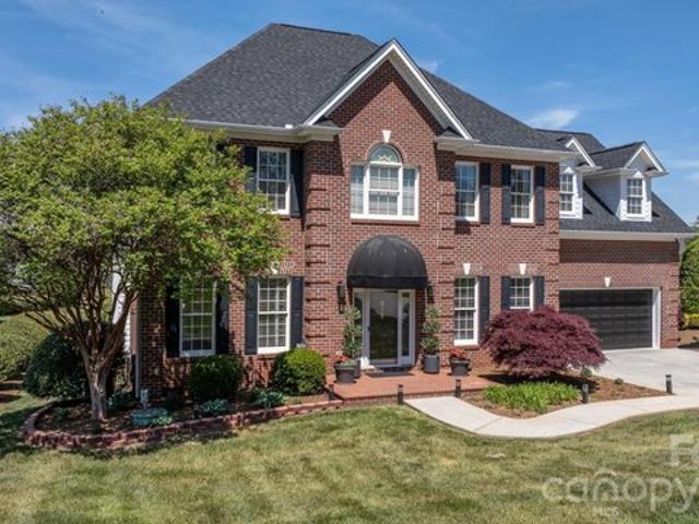 House for sale in Hiddenite, North Carolina
