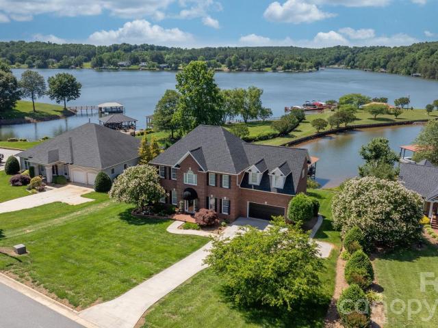 House for sale in Hiddenite, North Carolina