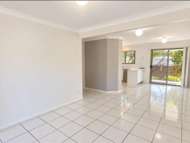 Townhouse for rent in Toombul, Queensland