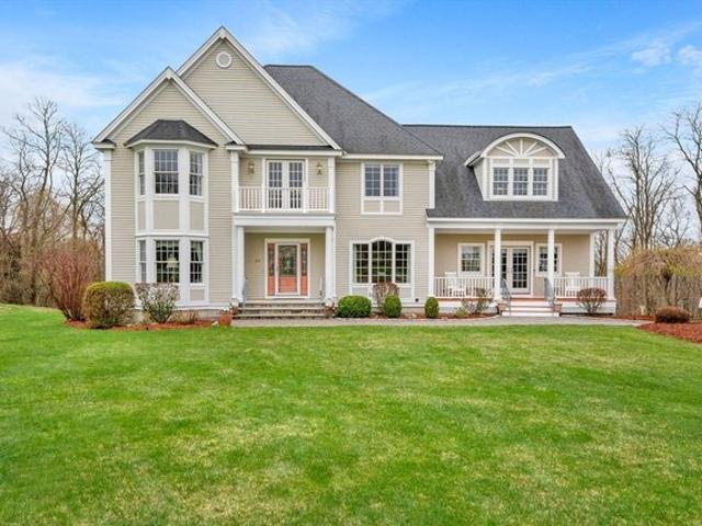 House for sale in Dracut, Massachusetts
