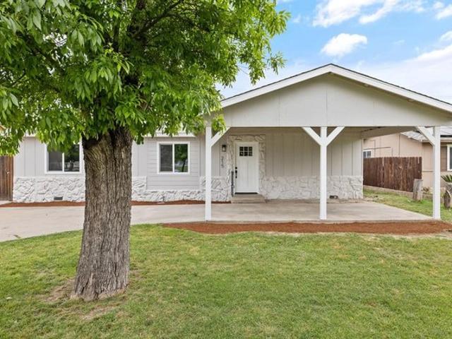 House for sale in Lemoore, California