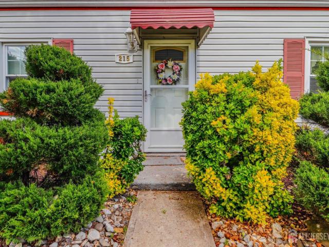 House for sale in Edison, New Jersey