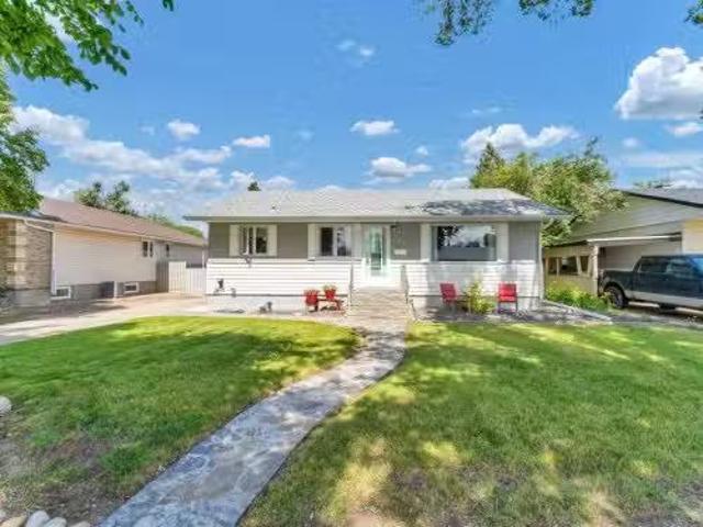 House for sale in Medicine Hat, Alberta