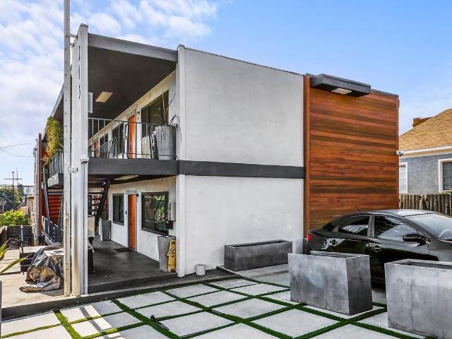 Apartment for rent in Canoga Park, California
