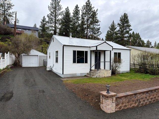 House for sale in Oregonia