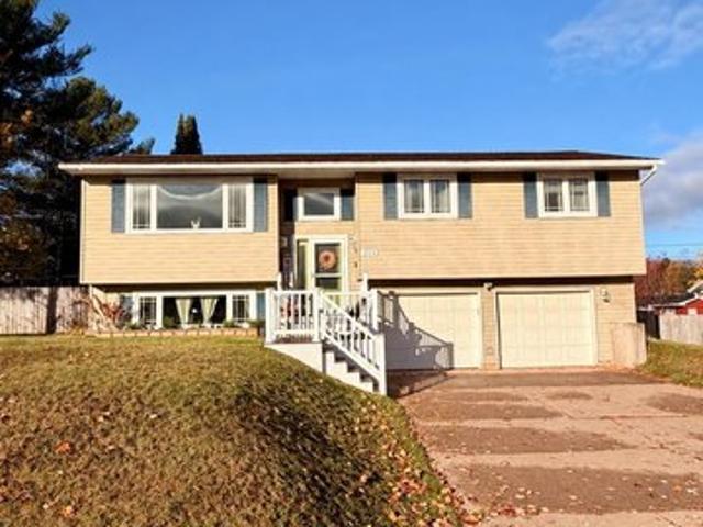 House for sale in Ishpeming, Marquette County