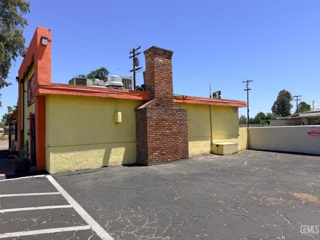 Commercial for sale in Bakersfield, California