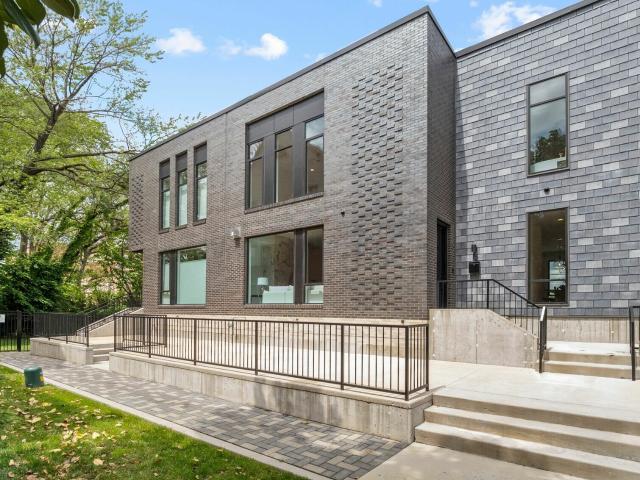 Townhouse for sale in Saint Louis