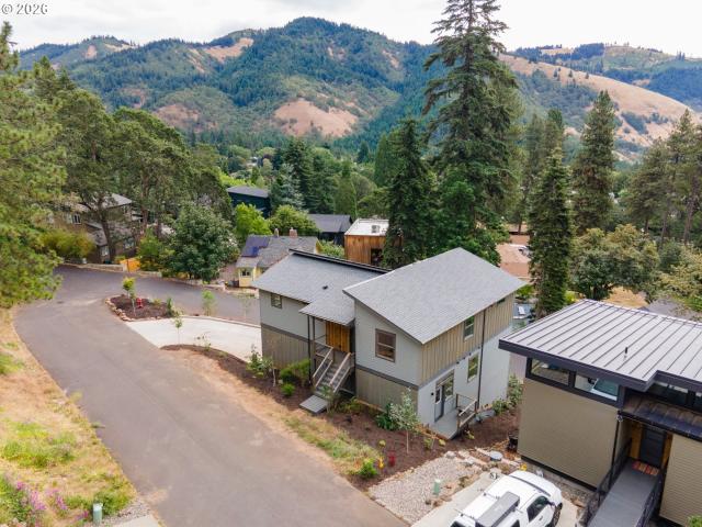 House for sale in White Salmon, Klickitat County