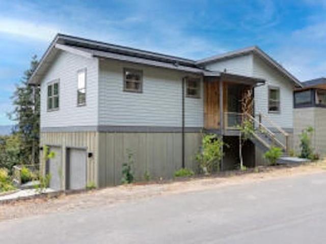 House for sale in White Salmon, Washington