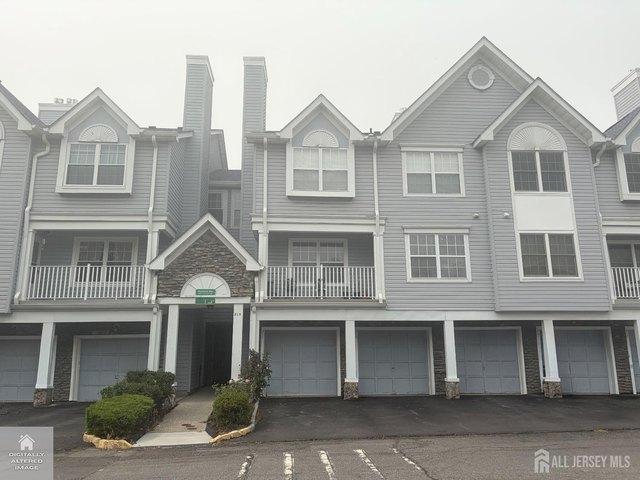 Townhouse for sale in Edison, New Jersey