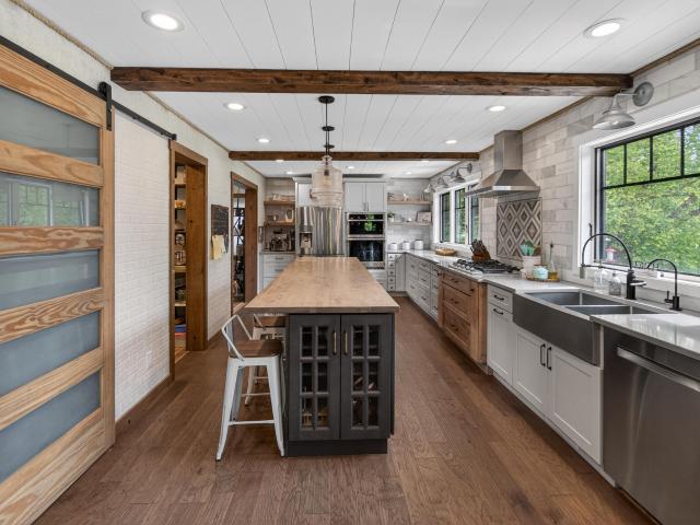 House for sale in Newburg, Wisconsin
