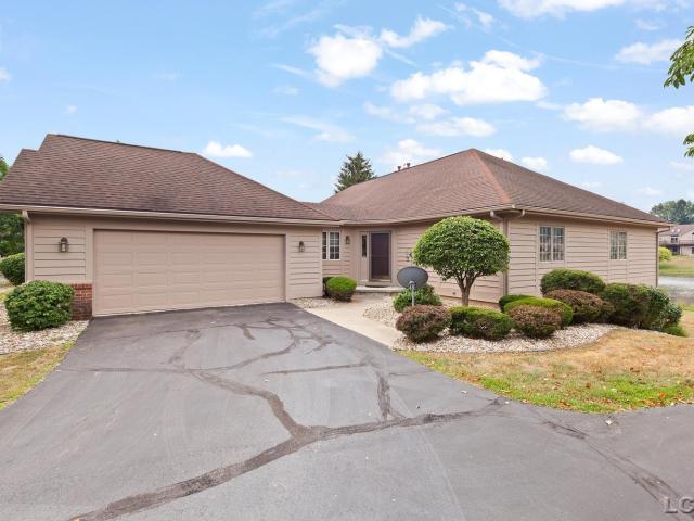 Condo for sale in Adrian