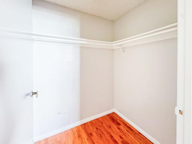 Apartment for rent in Canoga Park, California